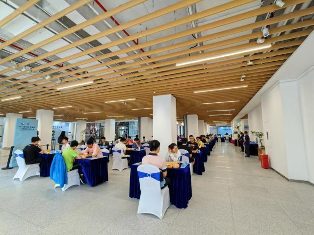 在摩天轮, 在赛制与办