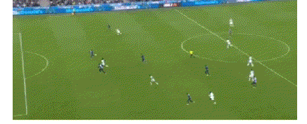 赛主场击败, 球杀入禁区, src 赛主场击败, 球杀入禁区, src